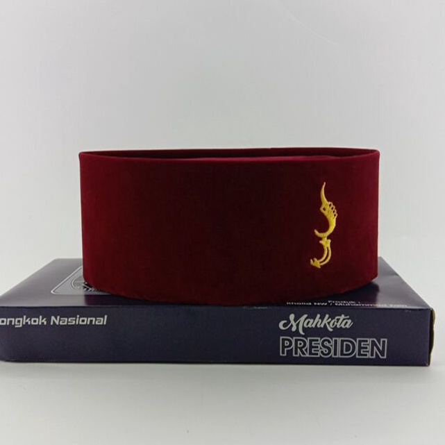 READY STOK PECI BETAWI LAKI LAKI WARNA MERAH MAROON LOGO KUJANG MERAH BERKUALITAS PECI ANAK DAN DEWA