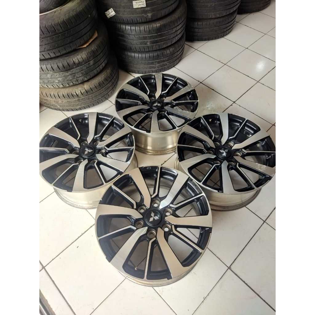 velg mobil second PAJERO ring 18 baut 6x139 buat triton