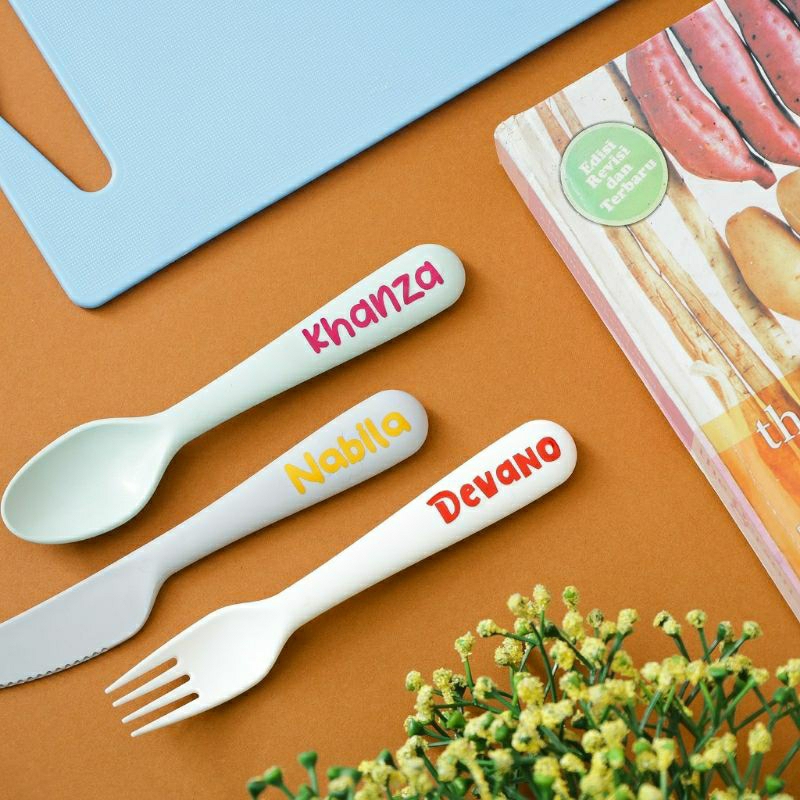 

Label nama Sticker nama Cutting Waterproof polos tinggi 1cm