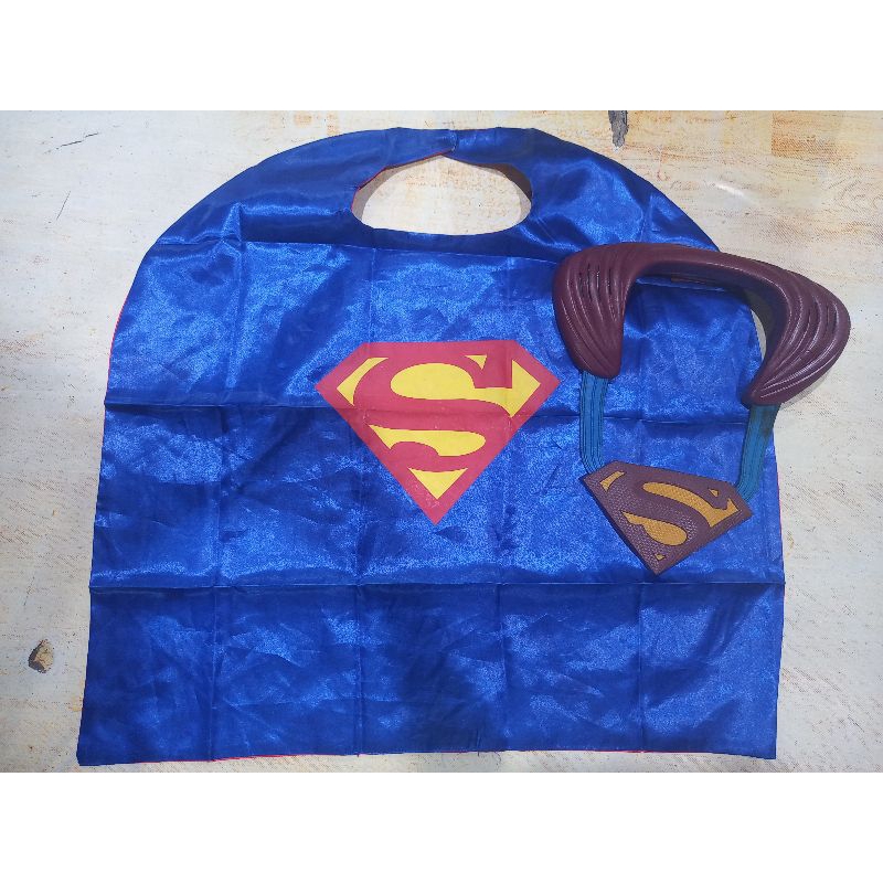 set aksesoris superman