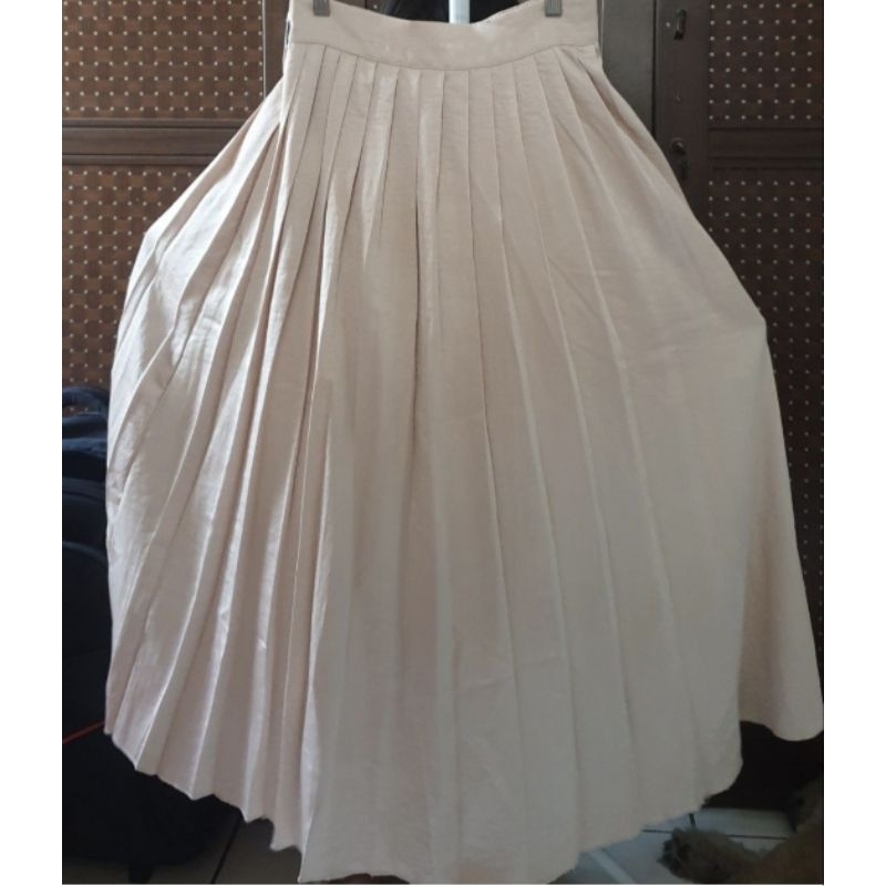 ROK PLISKET PANJANG / WARNA BEIGE MEWAH / STUDIO CLIP