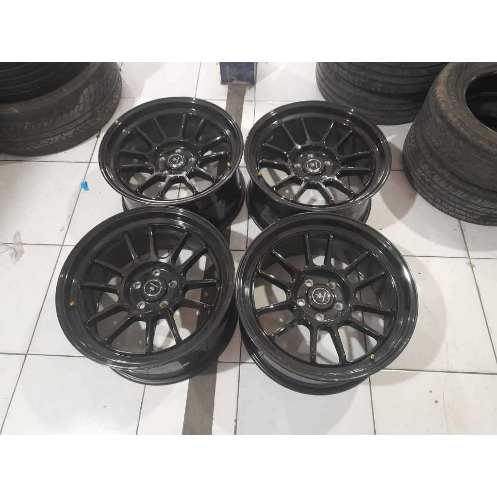 Velg Mobil Bekas Ring 18 VENOM R18 Lebar 8 Lubang Pcd 5x114,3