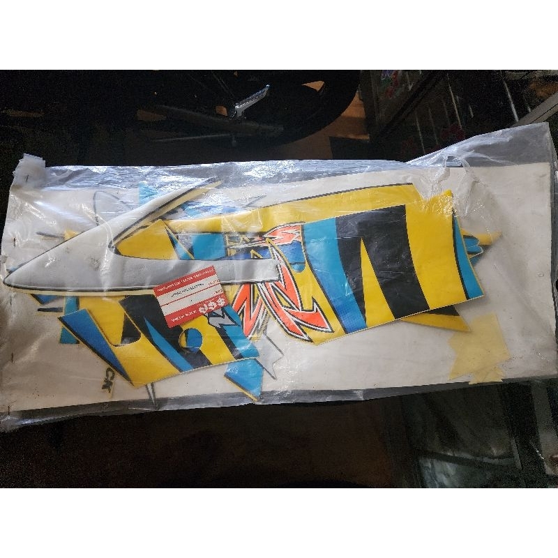 striping satria hiu kuning hitam original