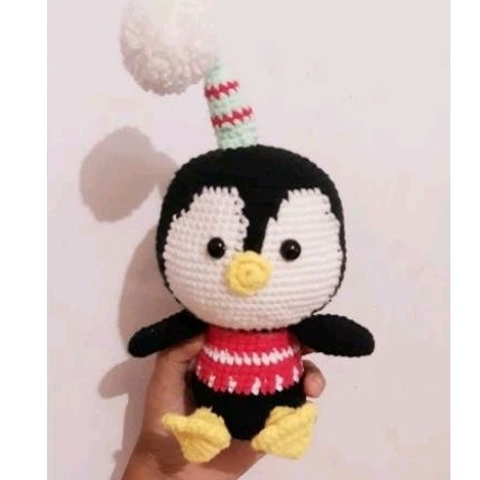 Boneka Rajut Amigurumi Pinguin