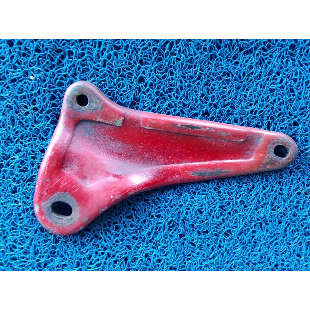 Breket Pangkon Knalpot Dudukan Knalpot Honda C50 C70 C90 Original