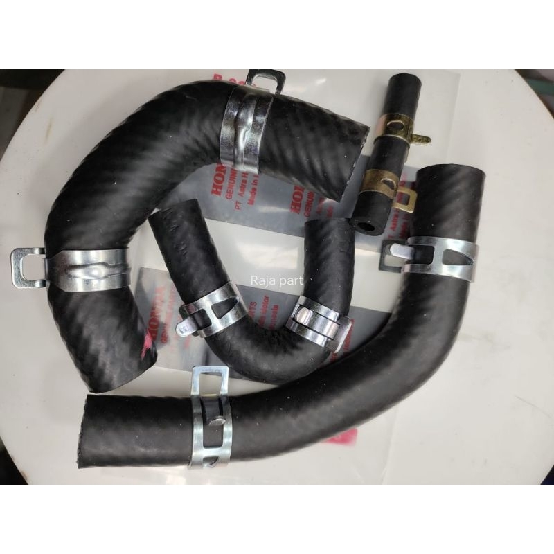 selang radiator Vario 125 150 sambungan slang radiator Vario 125 / Vario 150
