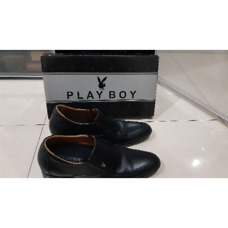 Preloved Sepatu pria hak tinggi merk Playboy uk.39