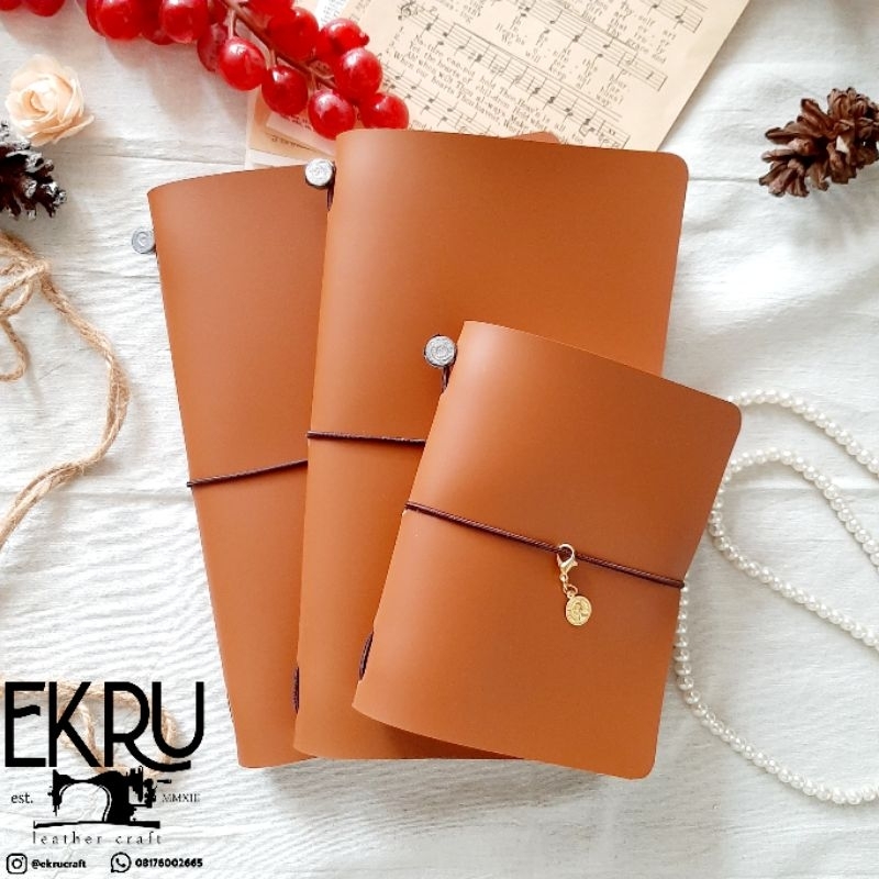 

TAN NT - TRAVELERS NOTEBOOK / JOURNAL PREMIUM VEGAN LEATHER / BUKU CATATAN A5 - REGULER - PASSPORT B7