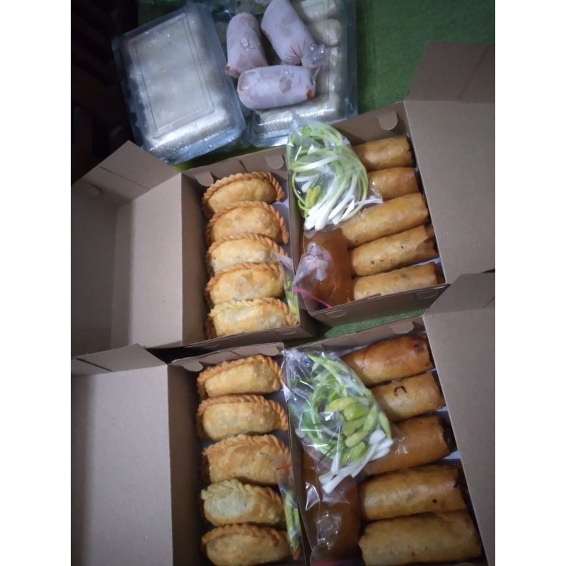 lumpia rebung, wortel, ayam FROZEN
