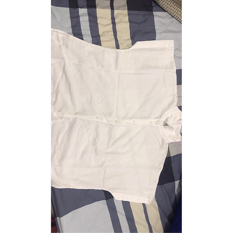 uniqlo kemeja putih