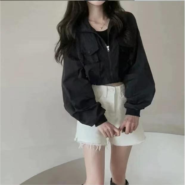 Parachute Jacket Wanita Atasan Parasut Kekinian Cropped Jacket Sporty Parachute