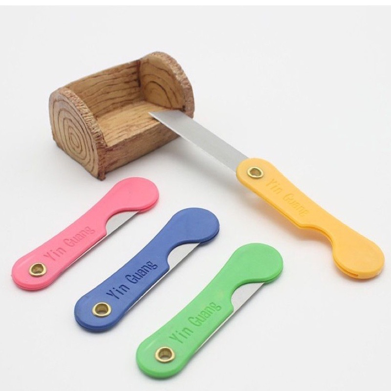 

Cutter Lipat Mini Pisau Lipat Kecil Silet Cuter Serbaguna Warna hijau