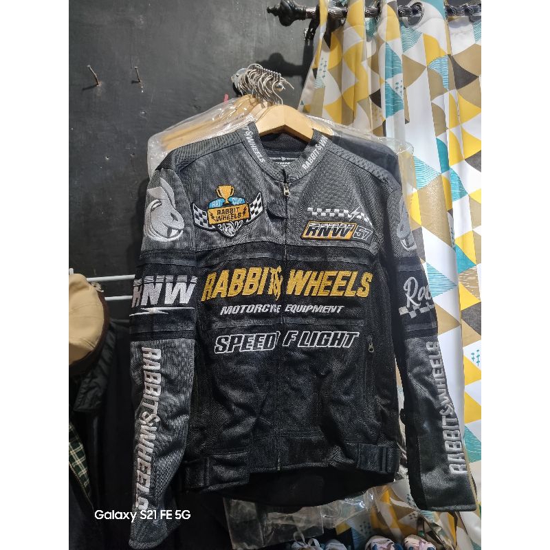 Rabbit And Wheels Carbon Size S Like New