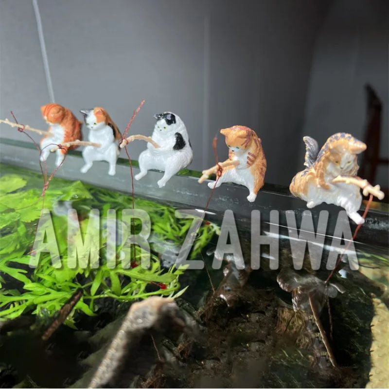 Hiasan Aquarium Aquascape Miniatur Ornamen Kucing Mancing