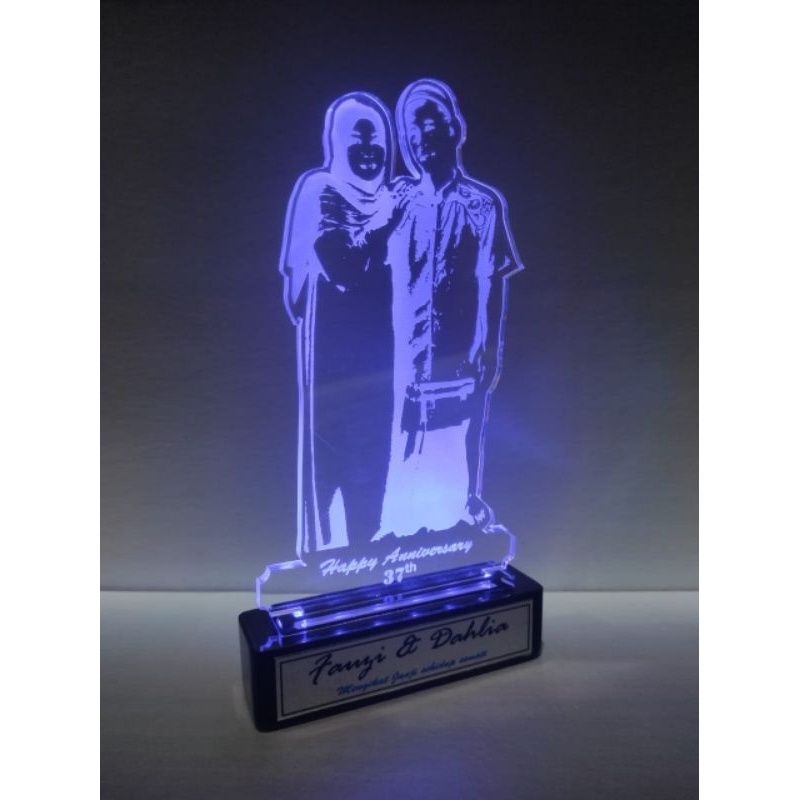 plakat akrilik lampu | plakat akrilik lampu led custom | plakat akrilik unik | souvenir unik murah