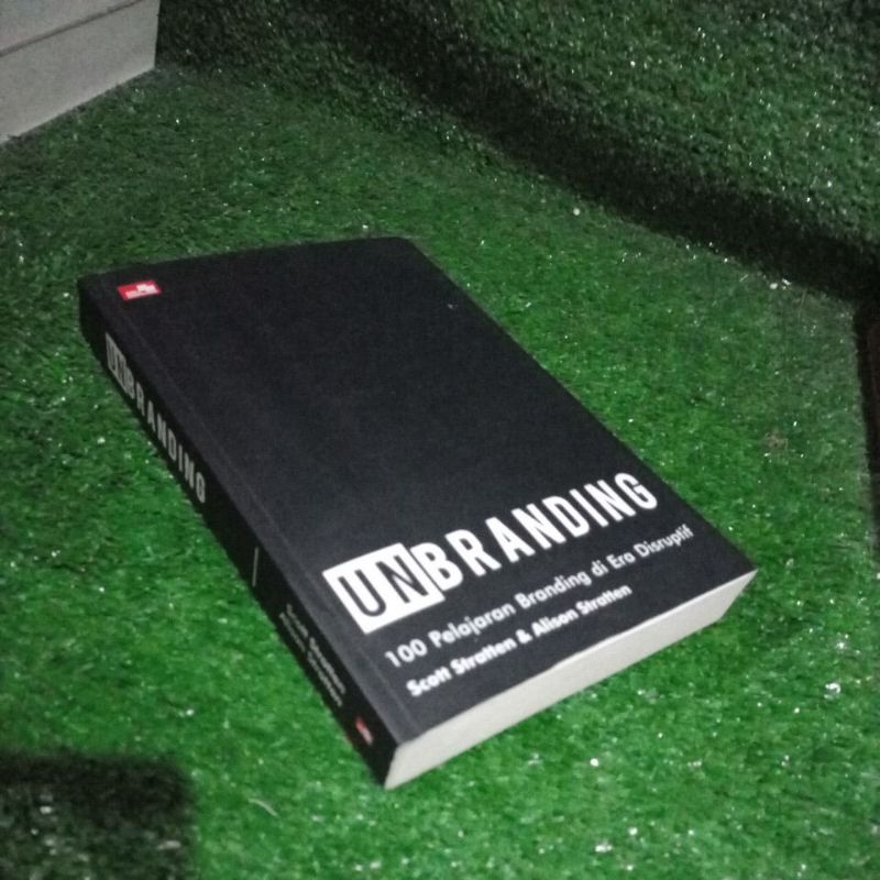 Buku UnBranding 100 Pelajaran Branding di Era Disruptif