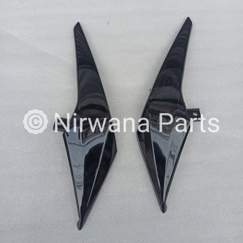 Kupingan Batok cover Lampu Depan Honda Cb150R  CB 150R New Led Hitam