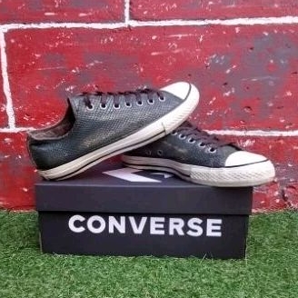 Converse Low John Varvatos Snakeskin Brown.
Size 42/270.