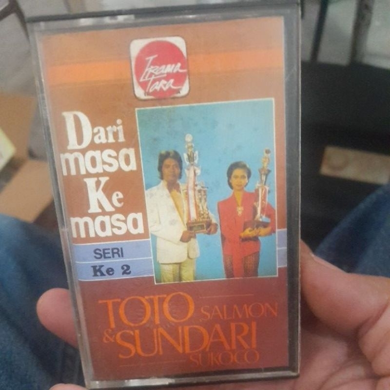 kaset pita keroncing dari masa ke masa seri ke 2 toto salnon& sundari sukoco (0939)