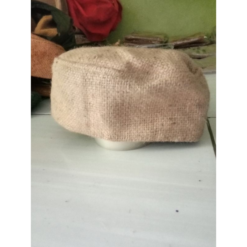 Peci karung goni ukuran anak maupun dewasa