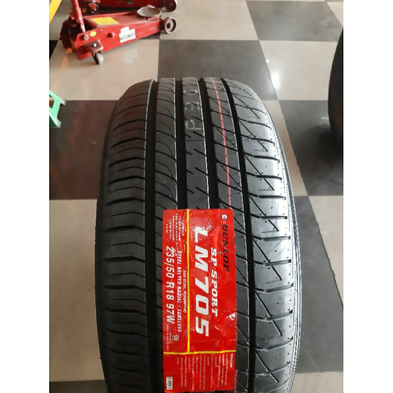 Ban Dunlop 235/50 R18 LM705