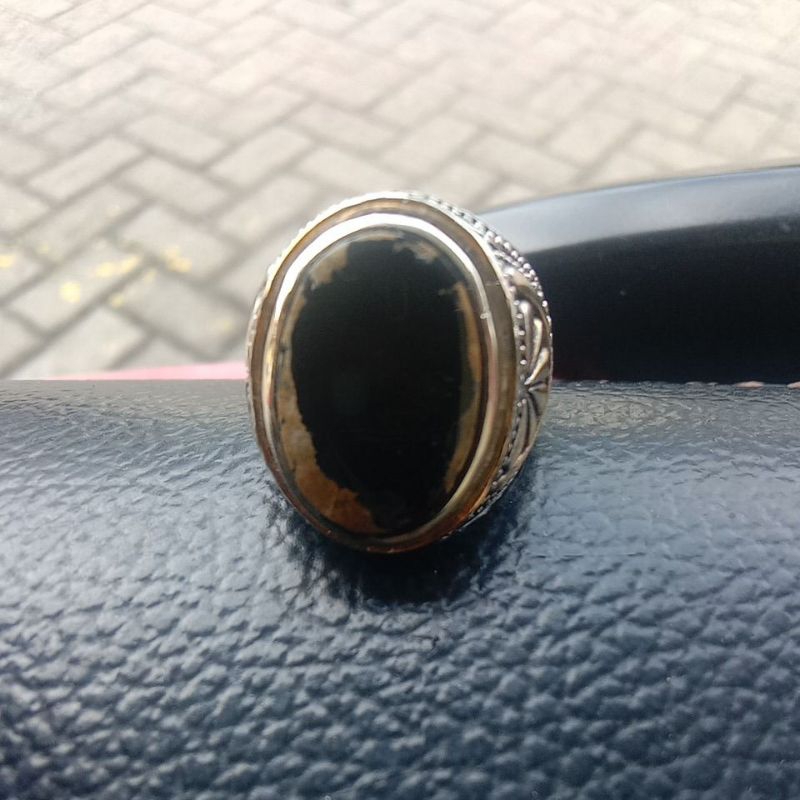 Natural Black Pirus Persia Serat Emas