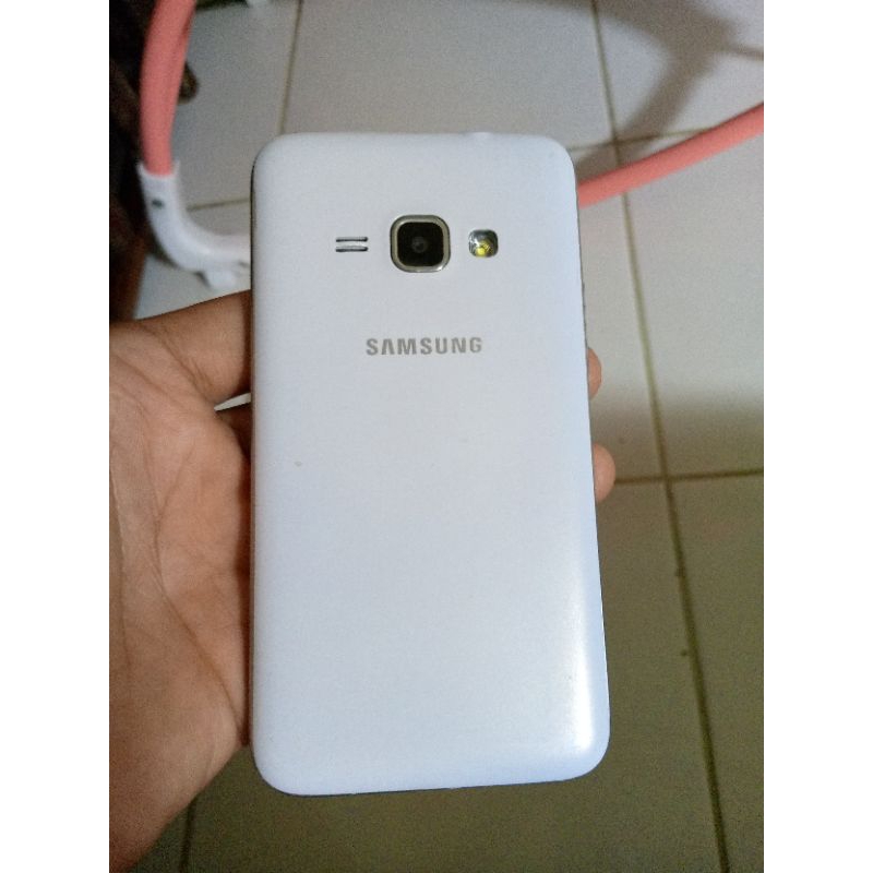 Samsung j1 (2016)