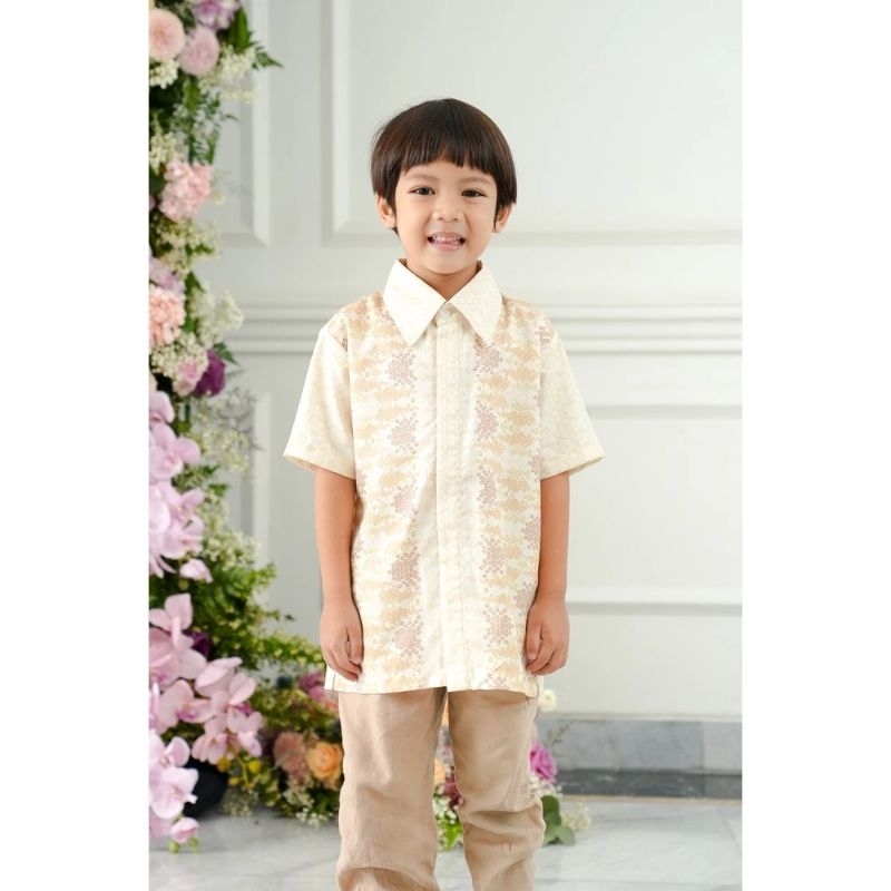 Anyelir Shirt Boy Karavia wearing klamby size 3-4