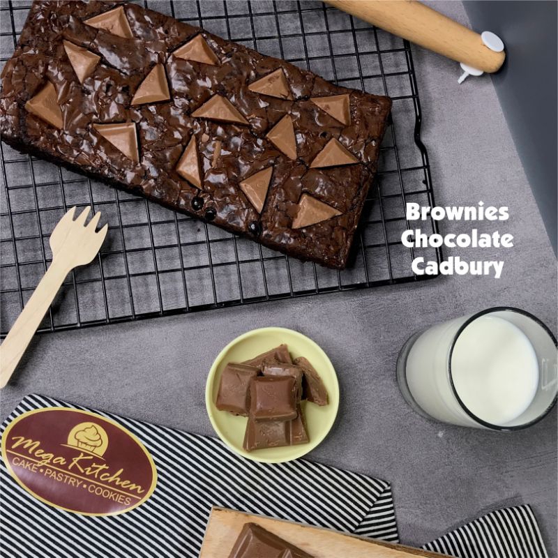 

Fudgy Brownies Box by MEGAkitchen||brownies topping cadbury || fudgy brownies || hampers ||