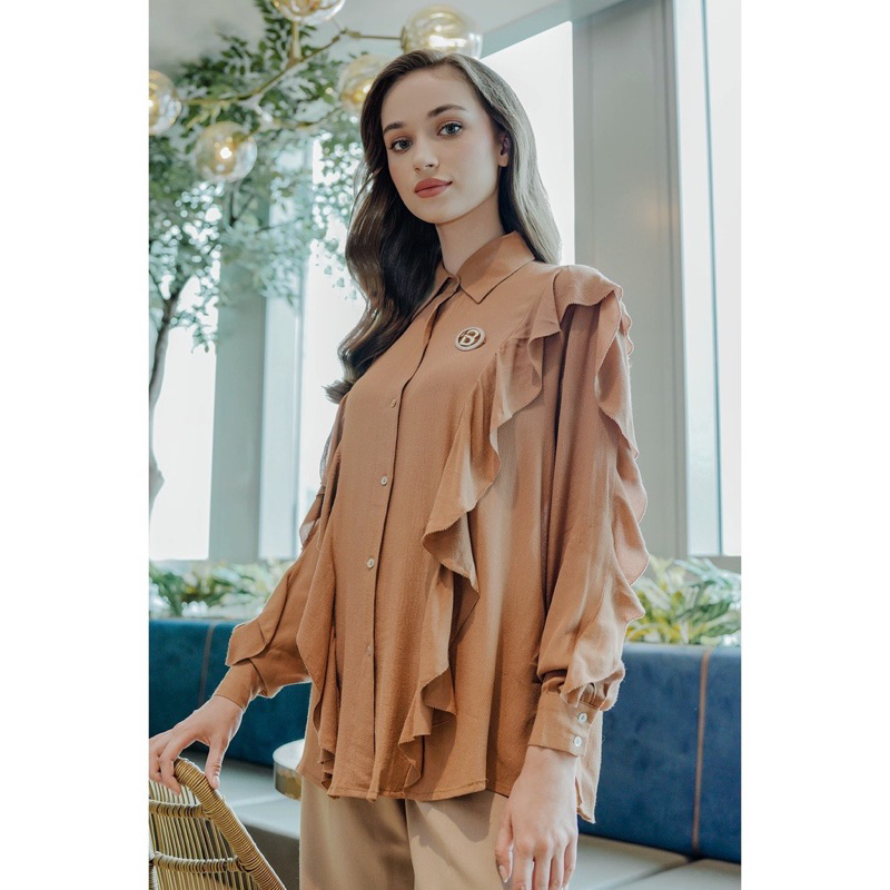 Benang Jarum x buttonscarves Ellen Shirt Brown