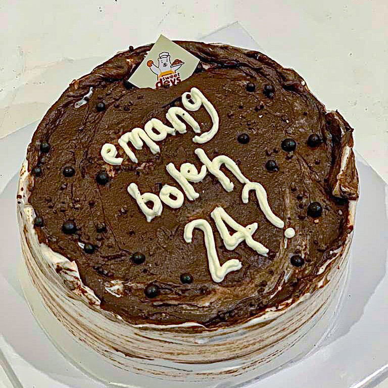 

Letter on Cake