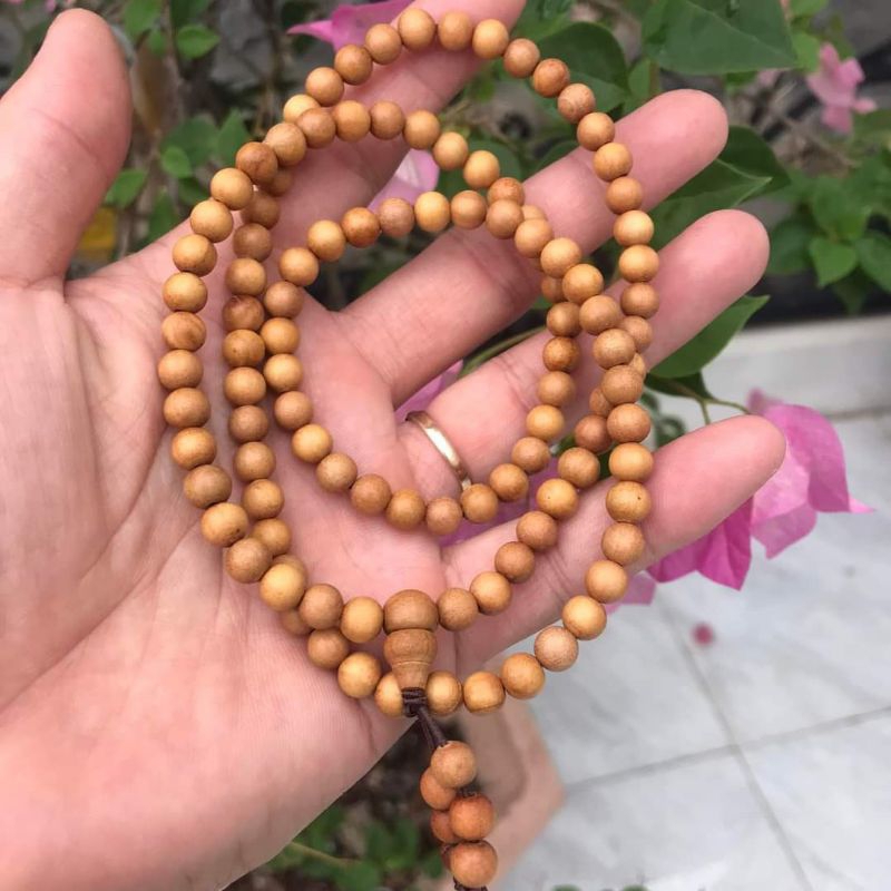 Tasbih 108 Kayu Cendana Asli Wangi 8 mm