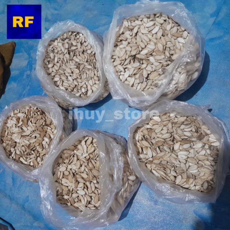 

kuwaci biji labu kering.. siap di sangarai ( mentah) harga perliter