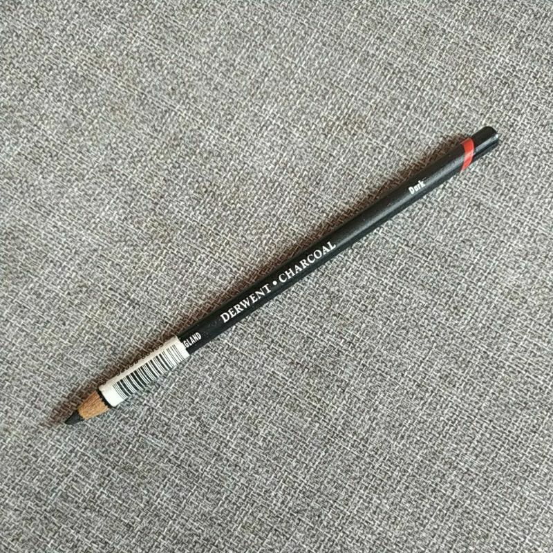 

Derwent Charcoal Dark / Pensil Arang / Carkol /Alat Gambar / Alat Drawing / Profesional Drawing Tools