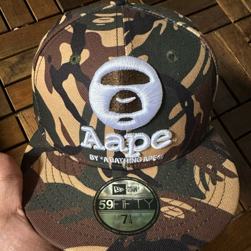 Topi New Era X Aape