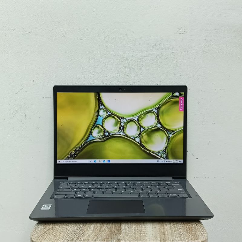 laptop Lenovo V14-ADA AMD 3020e ram 8gb/SSD 256gb 14 inch