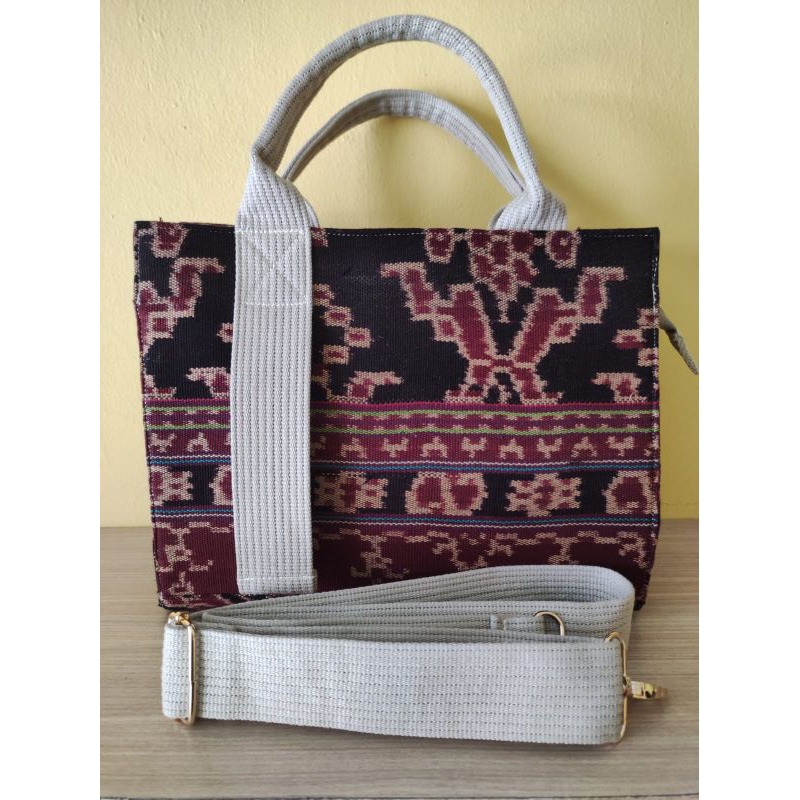 Tas Wanita Motif Kain Tenun Flores NTT