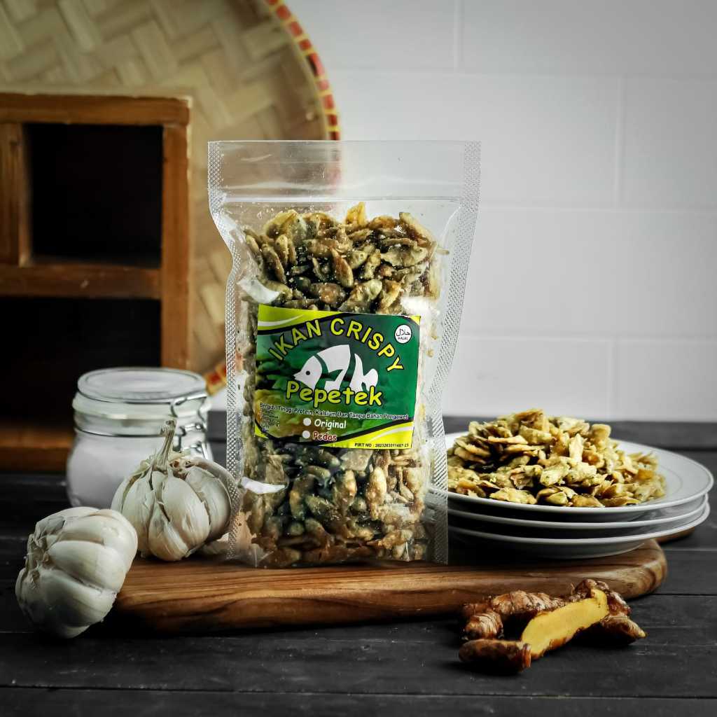 

IKAN CRISPY PEPETEK ASIN GURIH & PEDAS DAUN JERUK DIGORENG DADAKAN