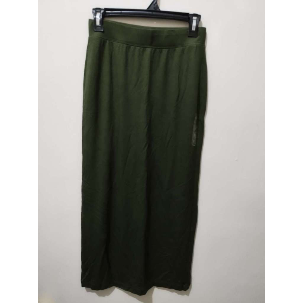 Rok Panjang Uniqlo New made in indonesia