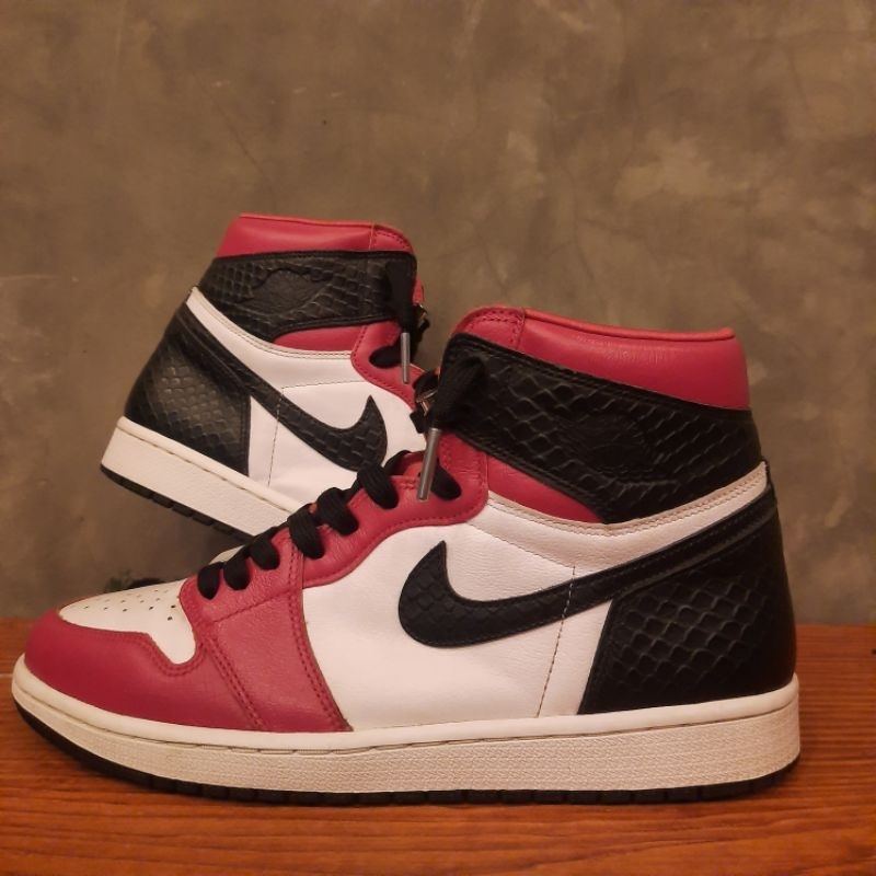 Nike Air Jordan 1 Retro High Satin Snake Chicago Original