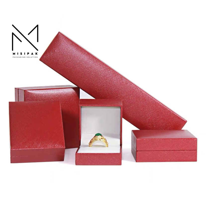 

MISIPAK Kotak Cincin Leather PU Motif Garis & Prada Premium Murah Cocok untuk Hadiah / Dijual Kembali