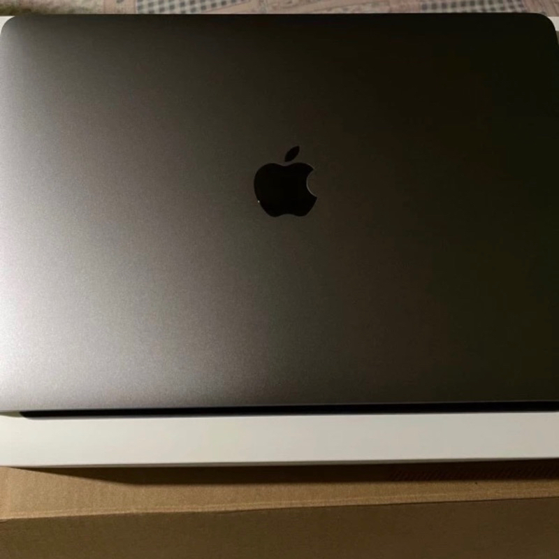MacbookPreloved