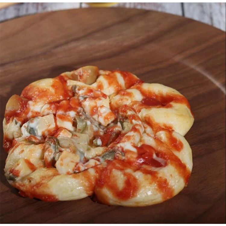 

Roti manis & gurih / Pizza sosis