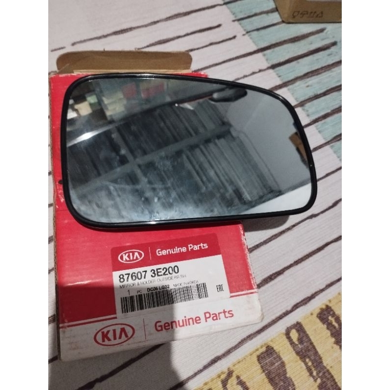 KACA SPION KANAN KIA SORENTO 2004