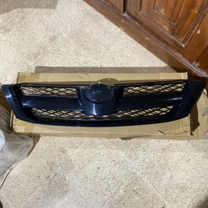 grill innova v 2005 2008 Baru Original Toyota
