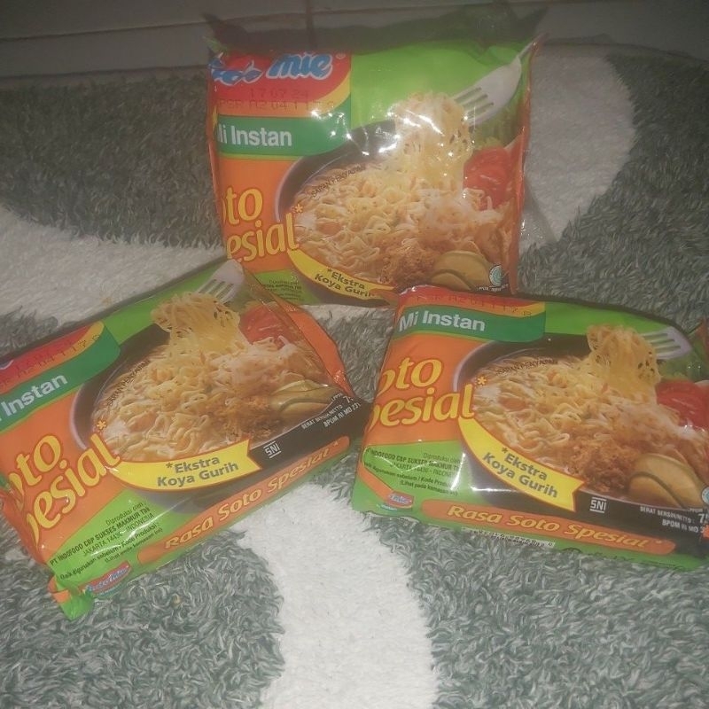 

Indomie soto spesial 3pcs