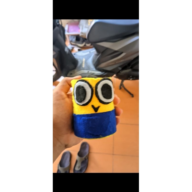 

Tempat pensil minion