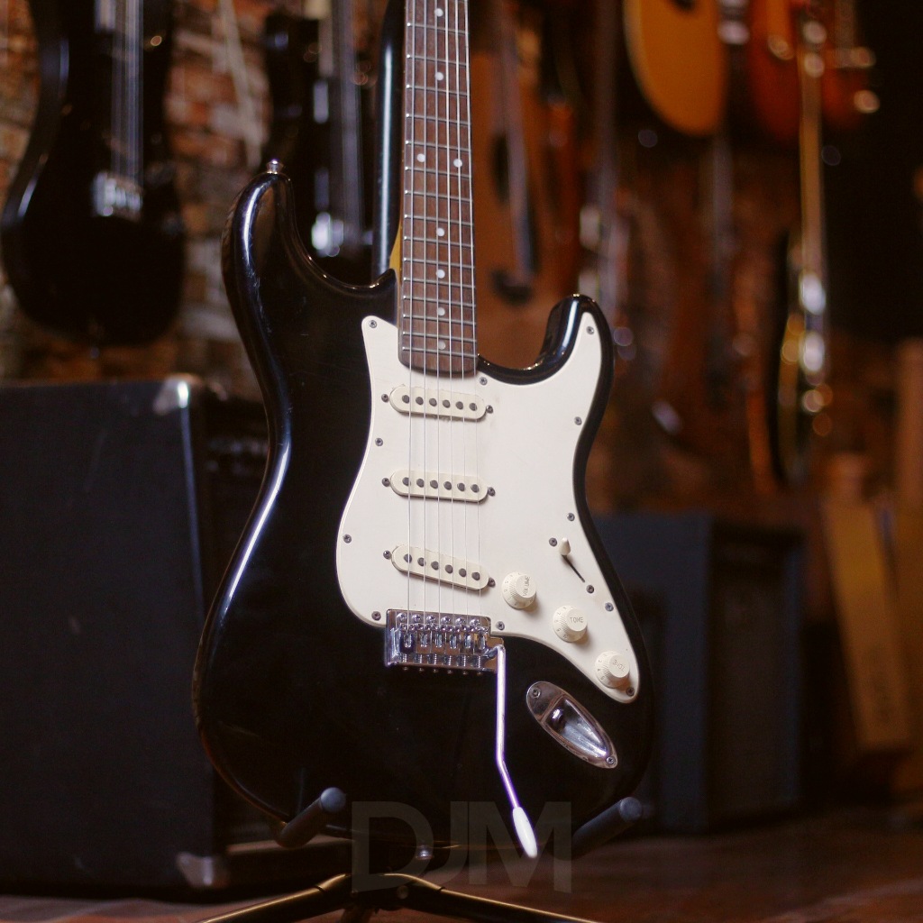 Stratocaster Lyon L.A. Series Washburn (bekas)