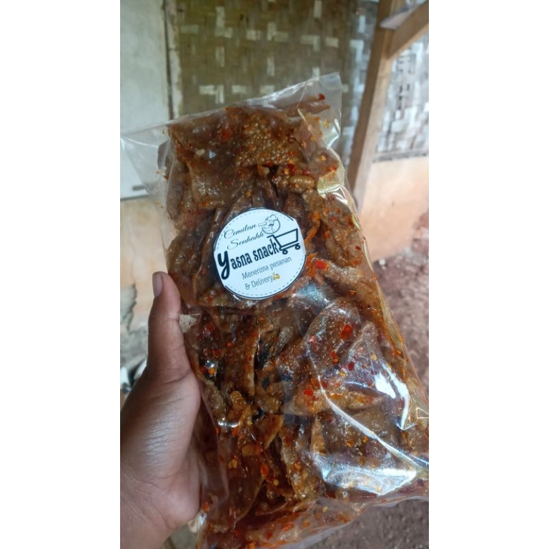 

cemilan seuhah Yasna snack/kerupuk elod bojot gurih pedas/kemasan 250gr
