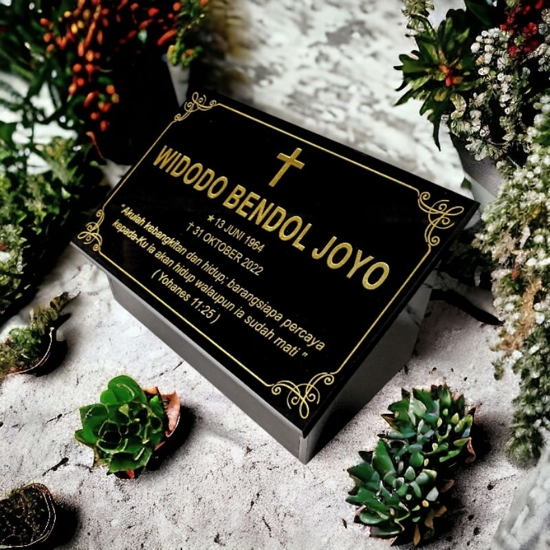 Seni Marmer - Batu Nisan Kristen Dudukan Granit 30x20 Cm Minimalis